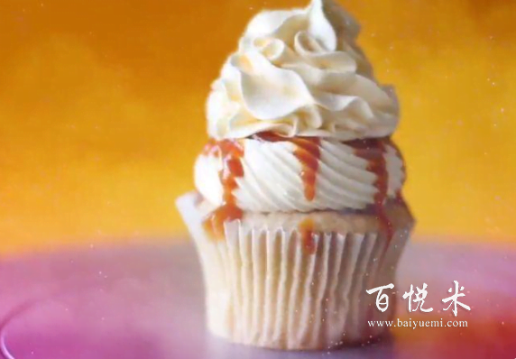 教你用啤酒做烘焙，這款黃油啤酒紙杯蛋糕，簡單易做，柔軟好吃